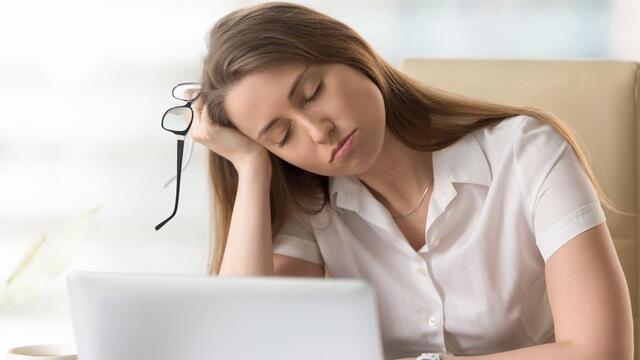 Jetlag Nedir? Uyku Düzenini Nasıl Etkiler?